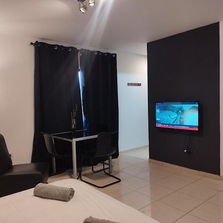 לרנקה 303 St Lazaros View Studio מראה חיצוני תמונה